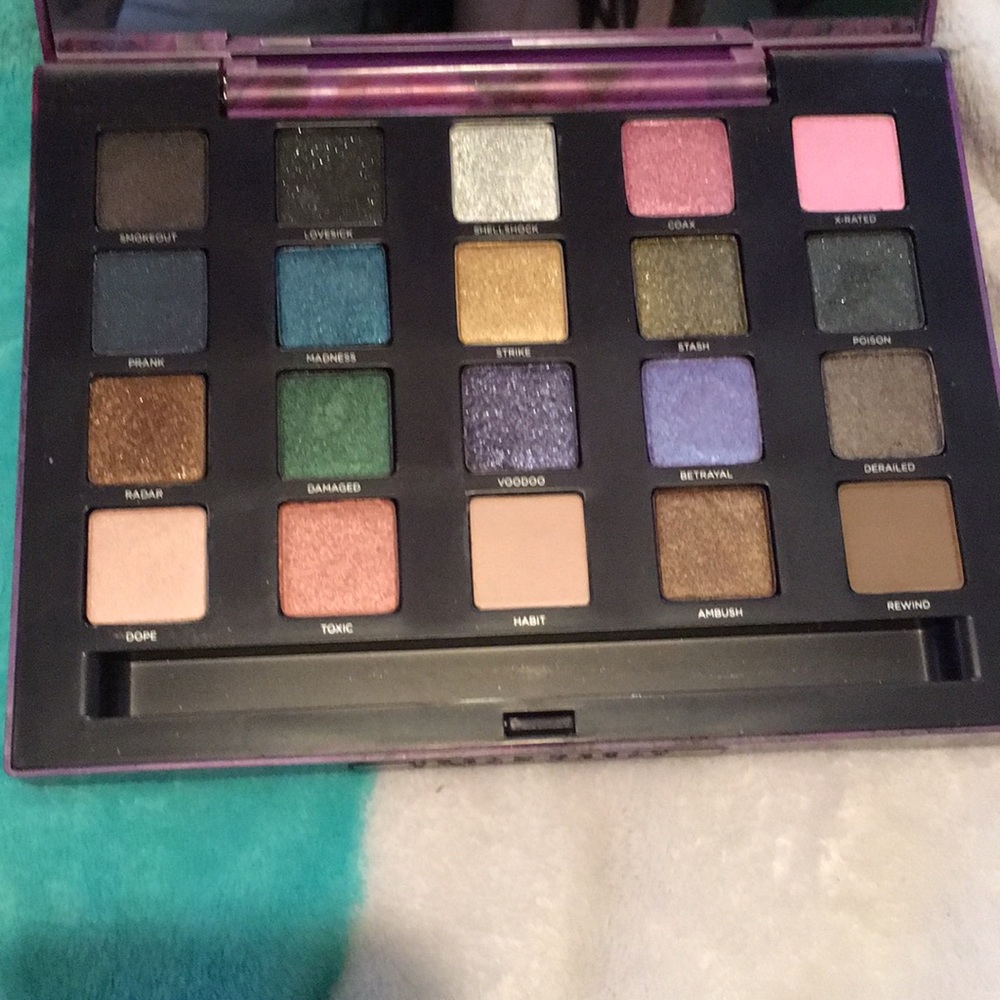 Urban decay - Picture 2 of 2